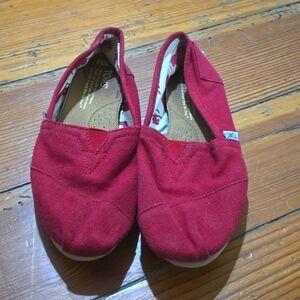 Toms